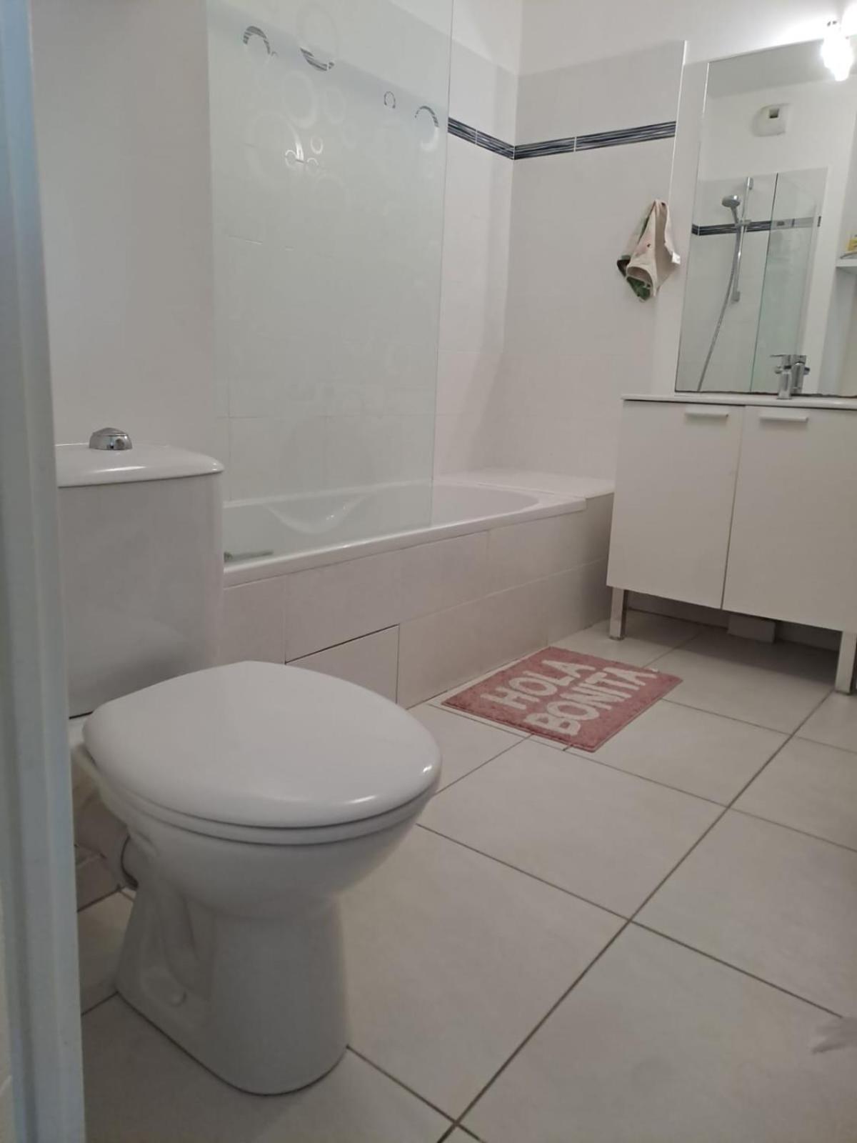 Appartement T2 Avec Terrasse, 5 Min De La Plage Fréjus Dış mekan fotoğraf
